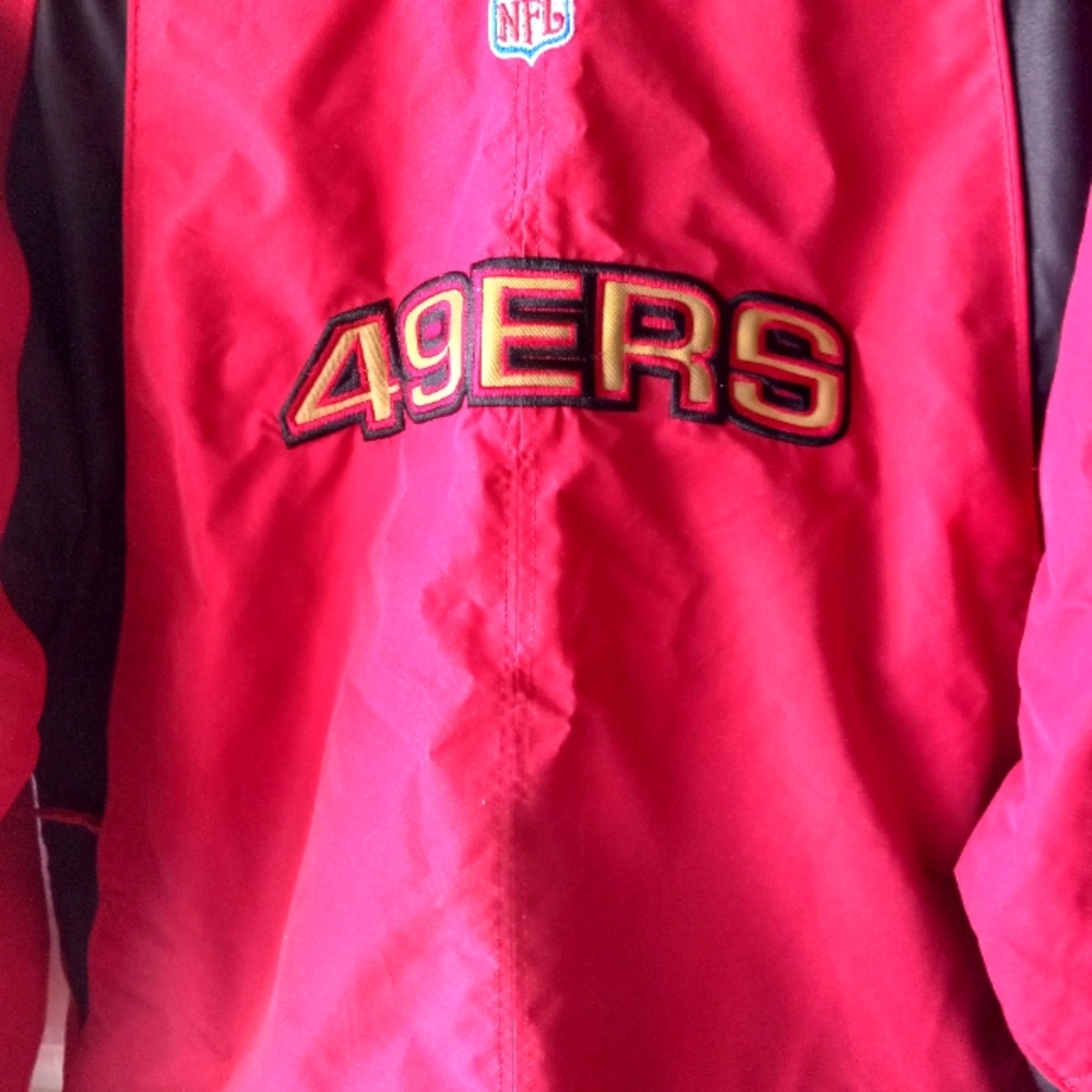 Men's 49ERs size large burgundy and black windbreaker